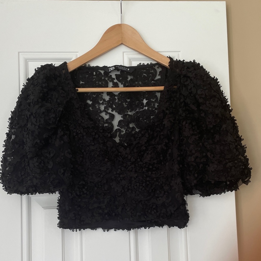 Zara Black Floral Appliqué Puff-Sleeve Crop Top